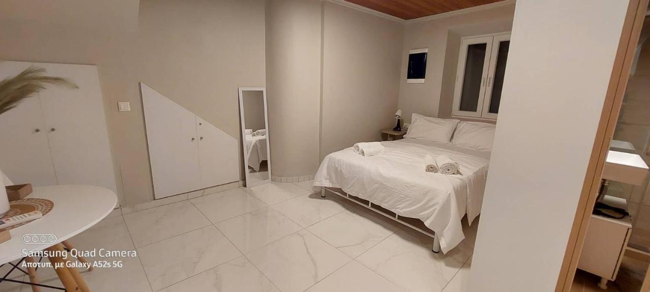 Elise Corfu Daire *